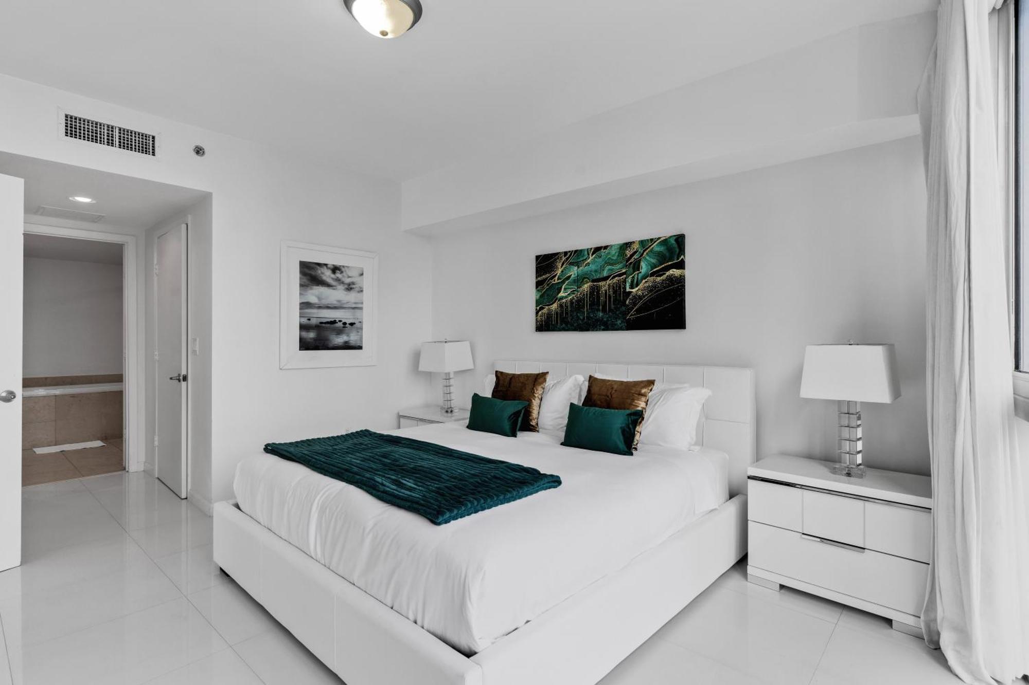 Large In W With Bay Views Appartement Miami