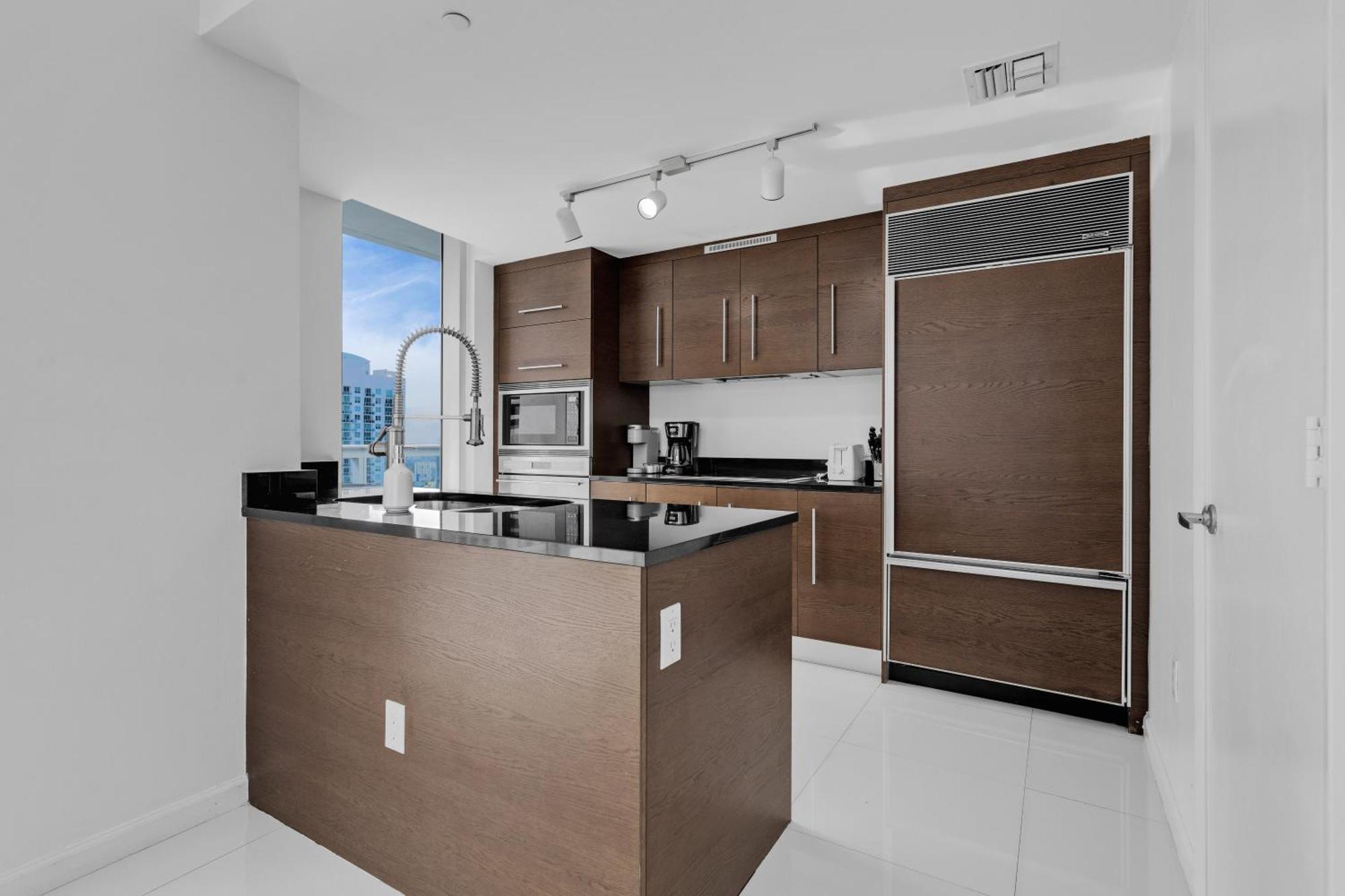 Large In W With Bay Views Appartement *
